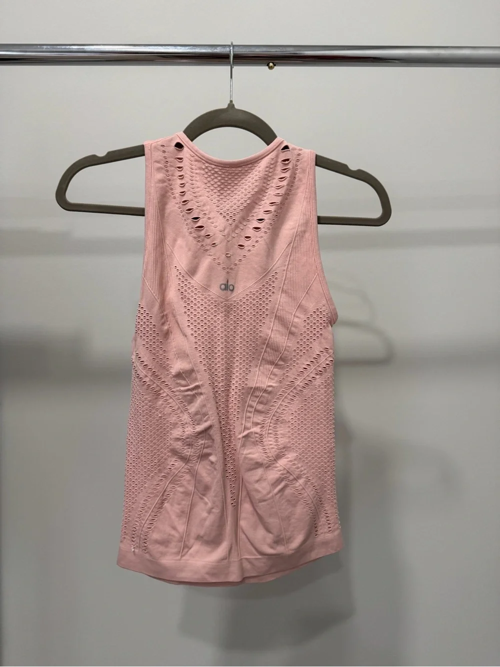 Alo Yoga Lark Seamless Tank Powder Pink Perforated Yoga Top estimated Size XS/S